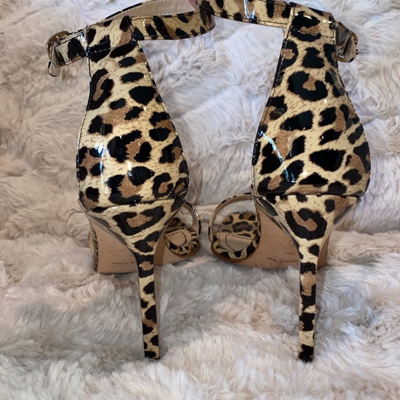 Manolo Blahnik Chaos Leopard Patent Sandals - Picture 8 of 9